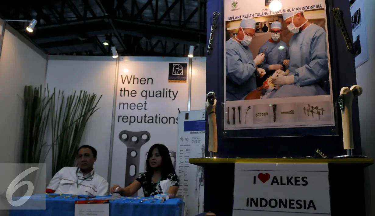 Sejumlah alat kesehatan saat digelarnya pameran alat kesehatan dan perbekalan kesehatan rumah tangga di Jakarta Convention Center (JCC),  Jakarta, Jumat (16/10). Acara akan berlangsung hingga 17 Oktober 2015.(Liputan6.com/Johan Tallo)