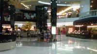 SUGBK Bergemuruh, Pusat Perbelanjaan Sekitar Senayan Sepi