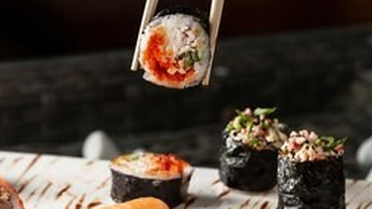 Meski Terlihat Simpel, Ternyata Makan Sushi juga Ada Aturannya Lho, Ini Caranya