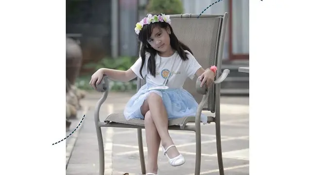 6 Gaya Fashion Mikhayla Zalindra, Anak Sulung Nia Ramadhani yang Modis Banget