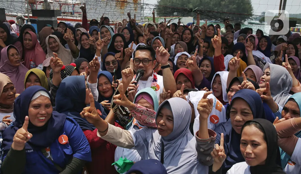 Salah satu yang dijanjikan Ridwan Kamil adalah ingin memperluas layanan Transjakarta hingga ke Kepulauan Seribu. (Liputan6.com/Angga Yuniar)