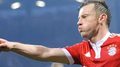 Selebrasi gol striker Bayern Muenchen, Ivica Olic di laga Bundesliga melawan VfL Bochum di Bochum, 12 Desember 2009. AFP PHOTO DDP / CLEMENS BILAN