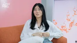 Ketika menceritakan soal itu, Wendy pun langsung menangis. Terlihat ia sangat merasakan sakit yang begitu dalam karena perselingkuhan suaminya. (youtube.com/Luna Maya)