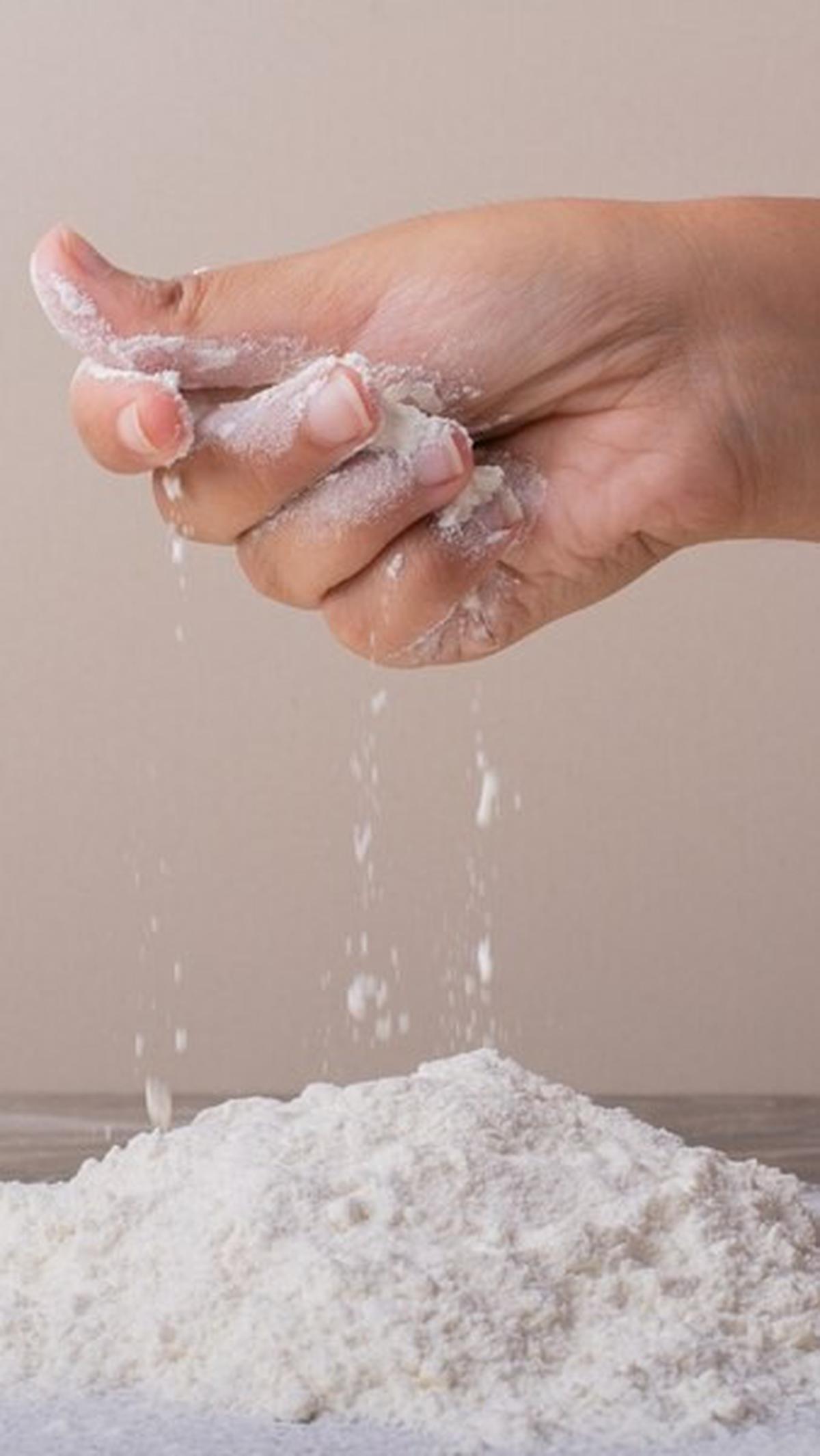 4. Tepung Hunkwe: Tekstur Agak Kasar dengan Aroma Khas