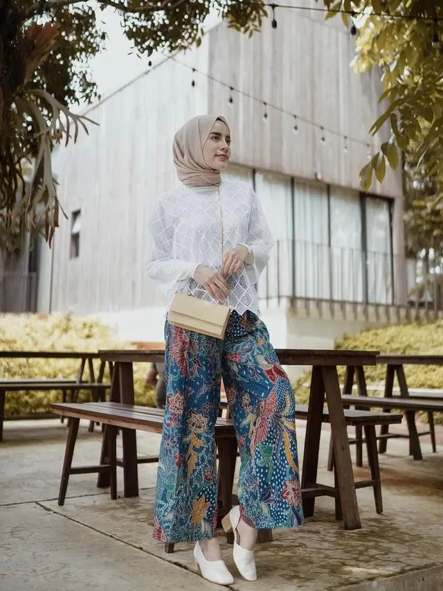 10 Ide Padu Padan Celana Kulot untuk Kondangan, Cocok untuk Hijabers