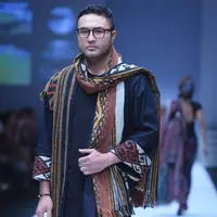 Akibat pandemi covid-19 ini tidak sedikit orang-orang yang merasa stress. Pemicunya adalah karena pemberitaan tentang kasus yang terjadi atau karena harus berada di rumah saja. Hal tersebut juga terjadi pada Surya Saputra. (Instagram/suryasaputra507)