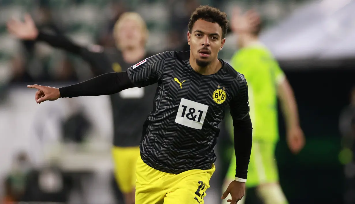 Donyell Malen. Striker Belanda berusia 23 tahun ini didatangkan Arsenal dari Ajax U-17 pada awal musim 2015/2016 dan langsung memperkuat tim muda Arsenal U-18. Pada awal musim 2017/2018 ia dilepas Arsenal U-23 ke PSV Eindhoven U-21 dengan mahar 600 ribu euro. Setelah dipromosikan ke tim senior PSV pada awal musim 2018/2019, ia akhirnya dilepas ke Borussia Dortmund pada awal musim 2021/2022 dengan nilai transfer 30 juta euro. Hingga kini ia telah gtampil dalam 37 laga di semua ajang bareng dortmund dengan torehan 9 gol dan 6 assist. (AFP/Odd Andersen)