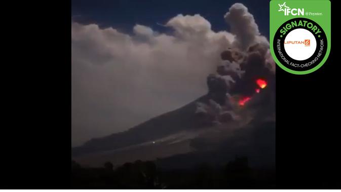 Tidak benar ini video erupsi Gunung Semeru. (Facebook)