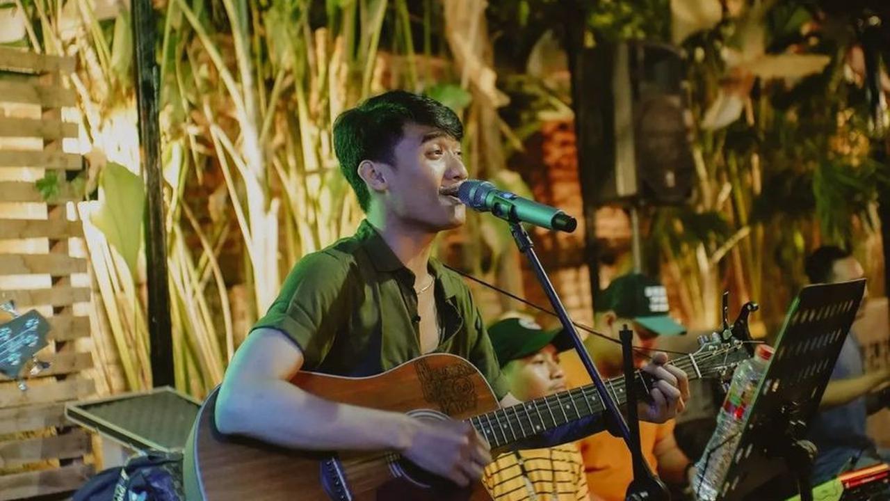 Dikabarkan Pacaran dengan Happy Asmara