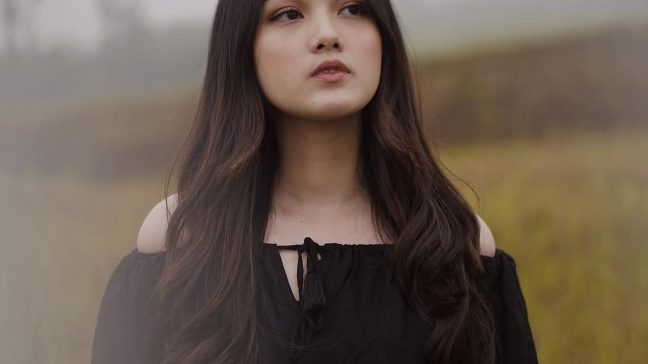 Potret Cantik Aisyah Aqilah, Pemeran Utama di Serial 'AKU TAK MEMBENCI HUJAN'