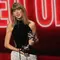 Taylor Swift Sumbangkan Penghargaan Video of the Year untuk Dolly Parton