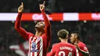 Pemain Atletico Madrid Samuel Lino melakukan selebrasi usai mencetak gol ke gawang Valencia pada pertandingan sepak bola Liga Spanyol di Stadion Metropolitano, Madrid, Sapanyol, Minggu (28/1/2024). Atletico Madrid menang 2-0. (JAVIER SORIANO/AFP)