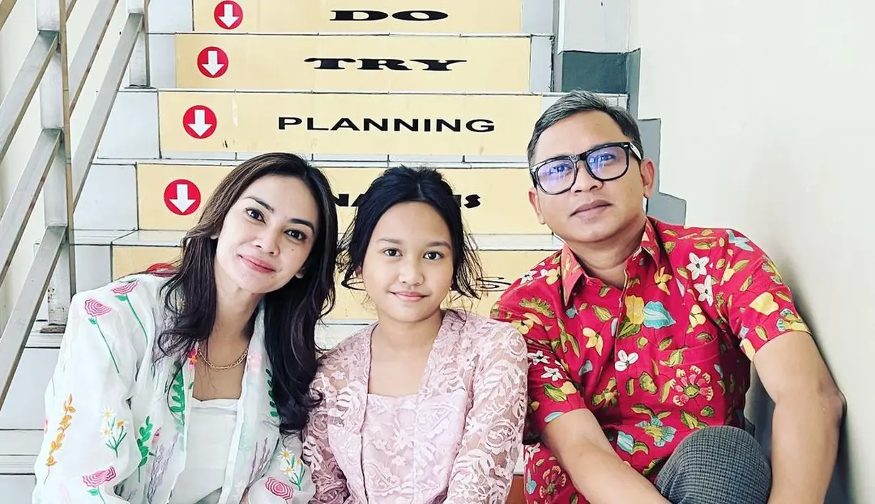 Meski rasa trauma masih tetap ada, perempuan seorang anak itu menyadari tak mungkin mendapatkan pasangan yang sempurna. [Instagram/lembuwiworojati]