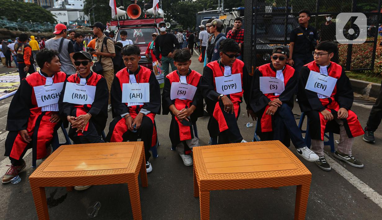 Prabowo mengimbau pada seluruh pendukung dan pemilih agar memberikan kepercayaan penuh kepada Mahkamah Konstitusi. (Liputan6.com/Angga Yuniar)