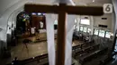 Suasana ibadah Paskah di tengah pandemi COVID-19 di Gereja Protestan Indonesia bagian Barat (GPIB) Effatha, Minggu (4/4/2021). Ibadah rangkaian Paskah tersebut digelar secara daring dengan tetap menerapkan protokol kesehatan. (Liputan6.com/Johan Tallo)