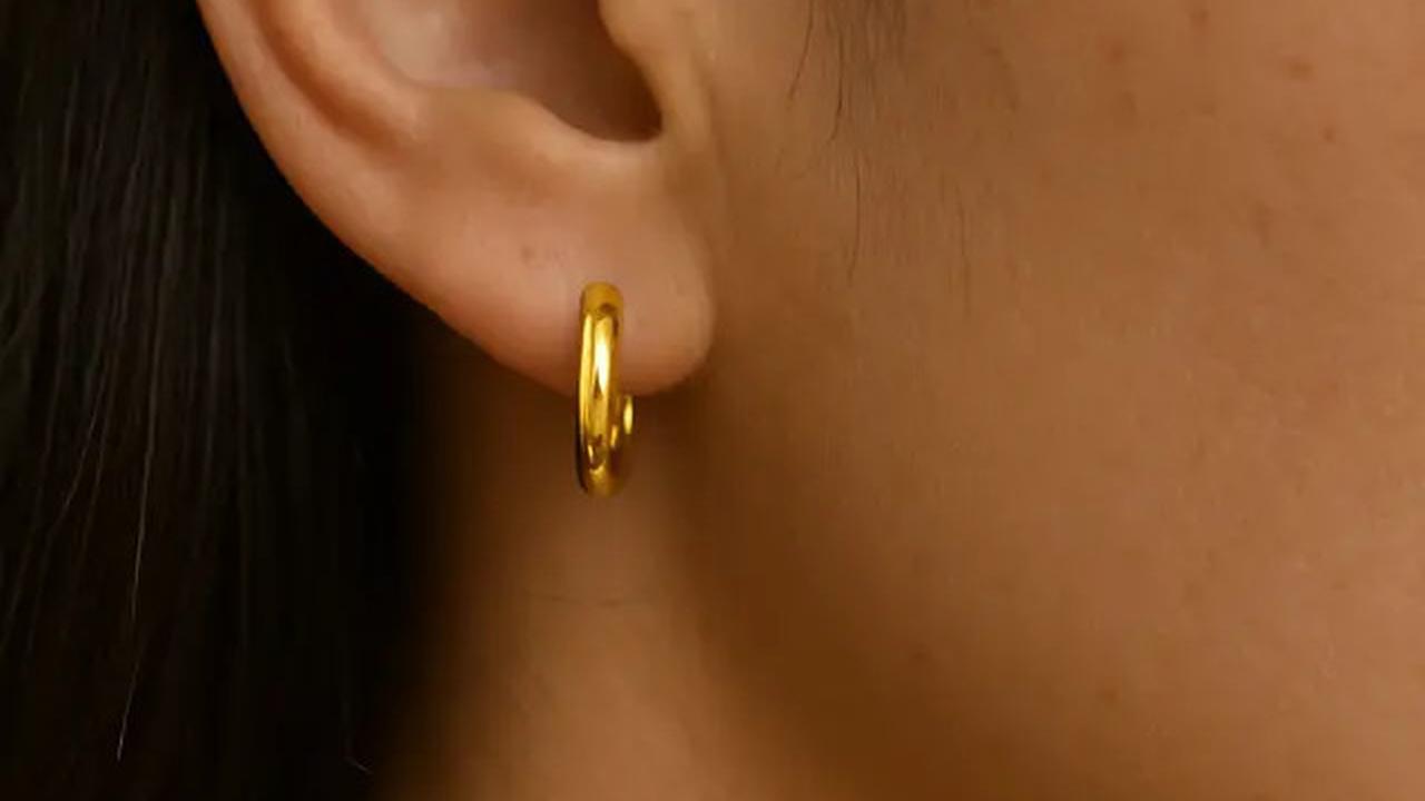 7 Model Anting Emas untuk Baju Batik yang Kekinian