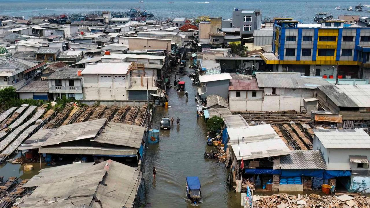 FOTO: Banjir Rob di Muara Baru Jakarta Utara