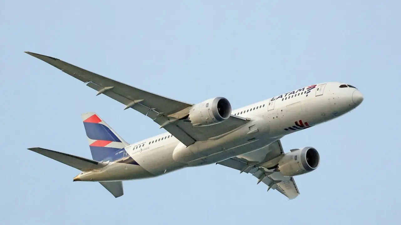 Horor di Penerbangan Latam Airlines Menuju Selandia Baru, Penumpang Melayang dan Pingsan di Dalam Pesawat hingga 50 Orang Terluka