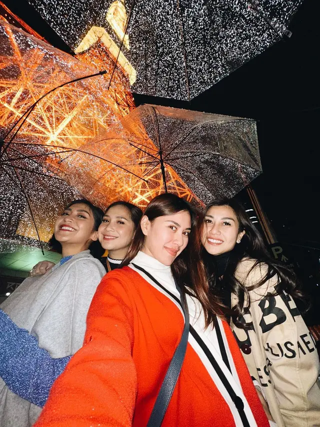 Kompaknya Nagita Slavina, Caca Tengker, Syahnaz Sadiqah dan Nisya Ahmad (Foto: instagram syahnazs)