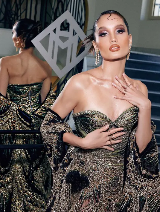 "Sangat bangga bisa mewakili Indonesia di karpet merah Festival Film Cannes mengenakan karya yang sangat indah yang menampilkan warisan indah saya. Bersyukur!", tambah Cinta Laura. (FOTO: instagram.com/claurakiehl/)