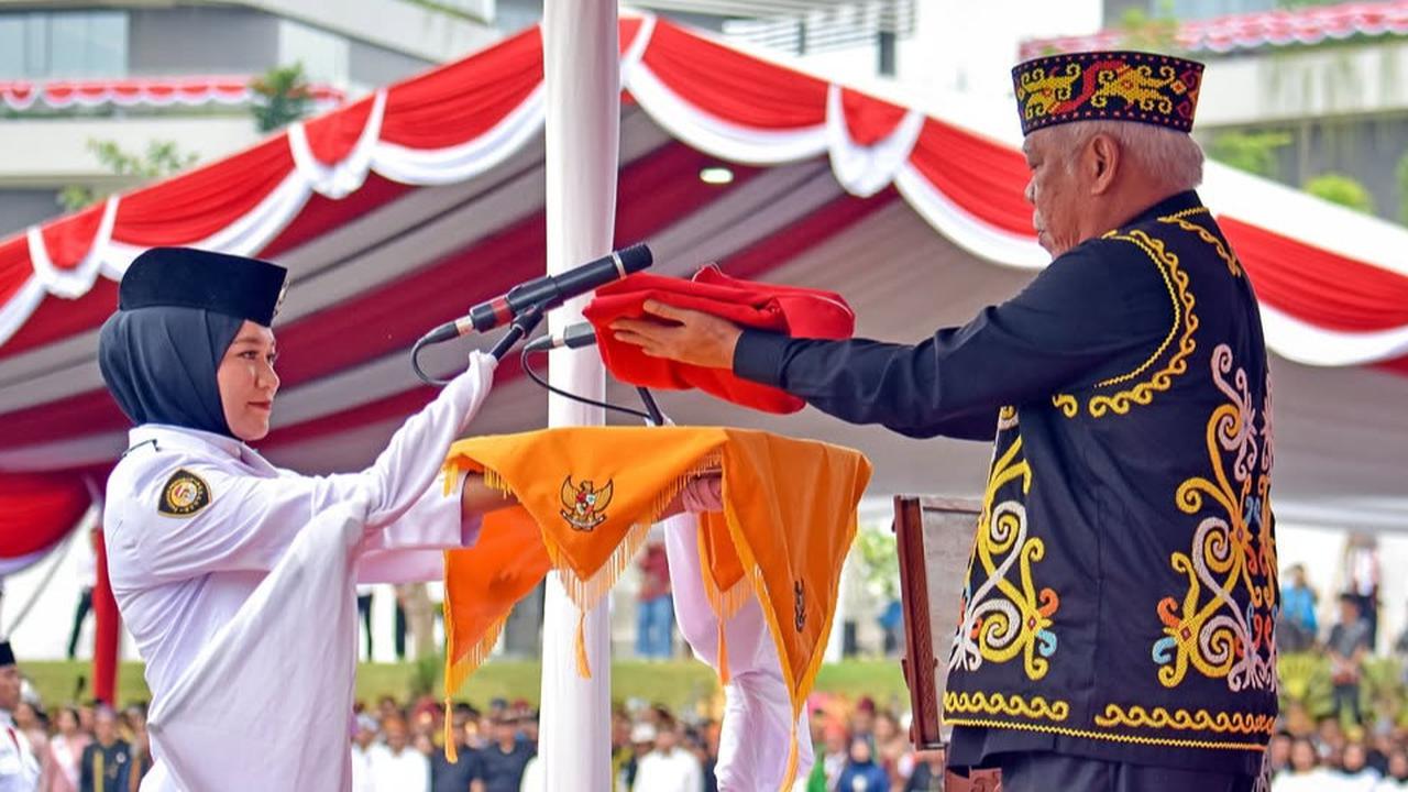 VIDEO: Lapangan IKN Becek, Paskibra Kotor-kotoran Turunkan Merah Putih