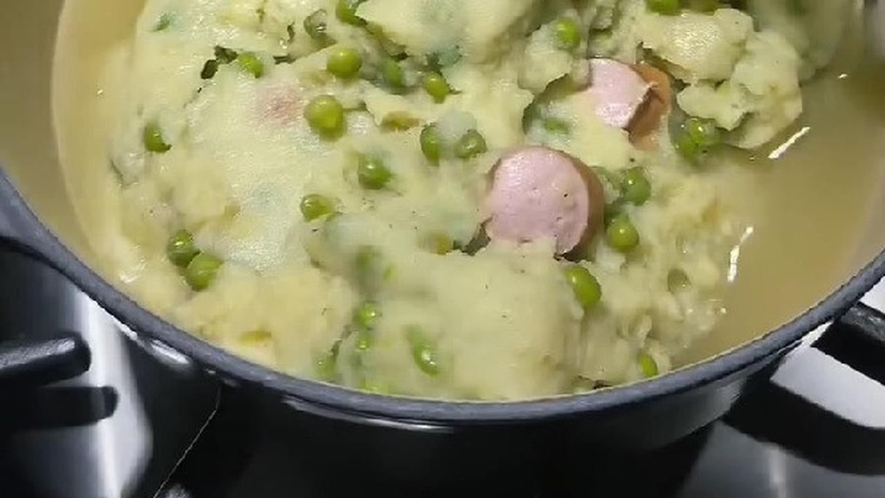 Anggun C Sasmi Pilih Masak Sup dan Bakso Beku Biar Sat-Set untuk Buka Puasa