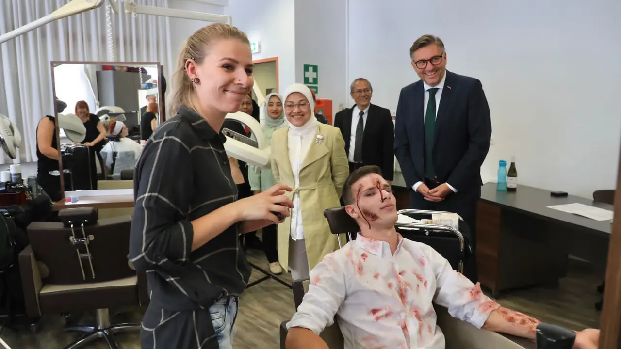 Menteri Ketenagakerjaan, Ida Fauziyah mengunjungi Pusat Pelatihan Vokasi WIFI Burgenland di Eisenstadt, Austria (Istimewa)