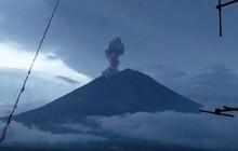 Gunung Semeru Erupsi dengan Letusan Abu Setinggi 1,5 Km