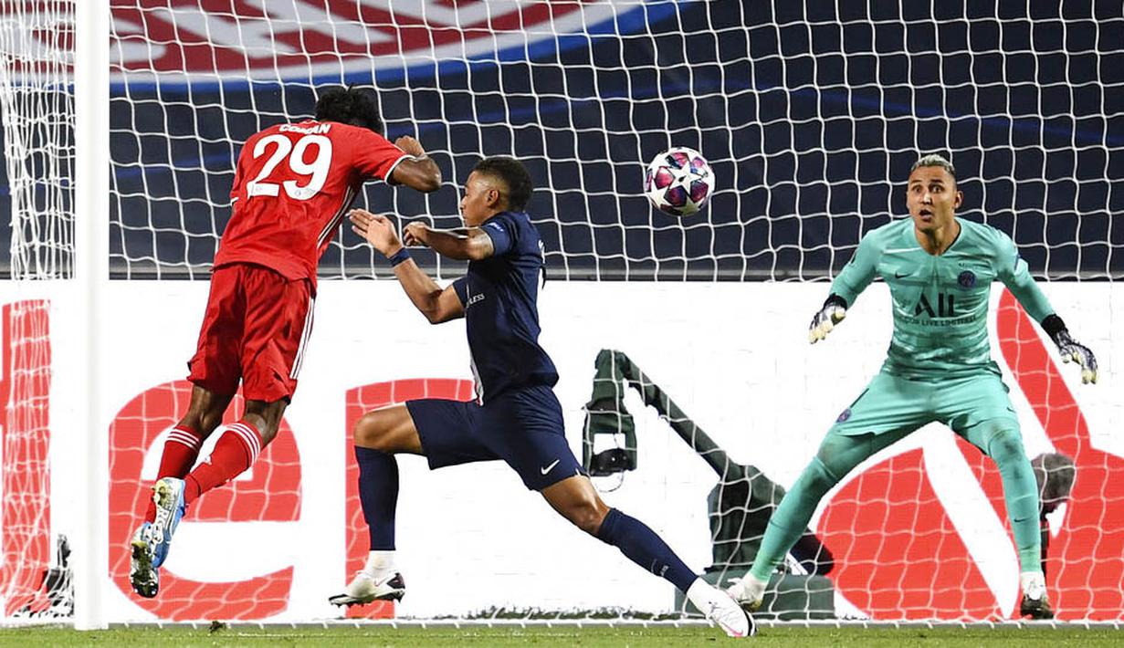Pemain Bayern Munchen, Kingsley Coman, mencetak gol ke gawang Paris Saint-Germain (PSG) pada laga final Liga Champions di Stadion The Luz, Portugal, Senin (24/8/2020). Bayern Munchen menang 1-0 atas PSG. (David Ramos/Pool via AP)