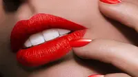 Berikut ulasan mengenai 3 cara memerahkan bibir secara alami 