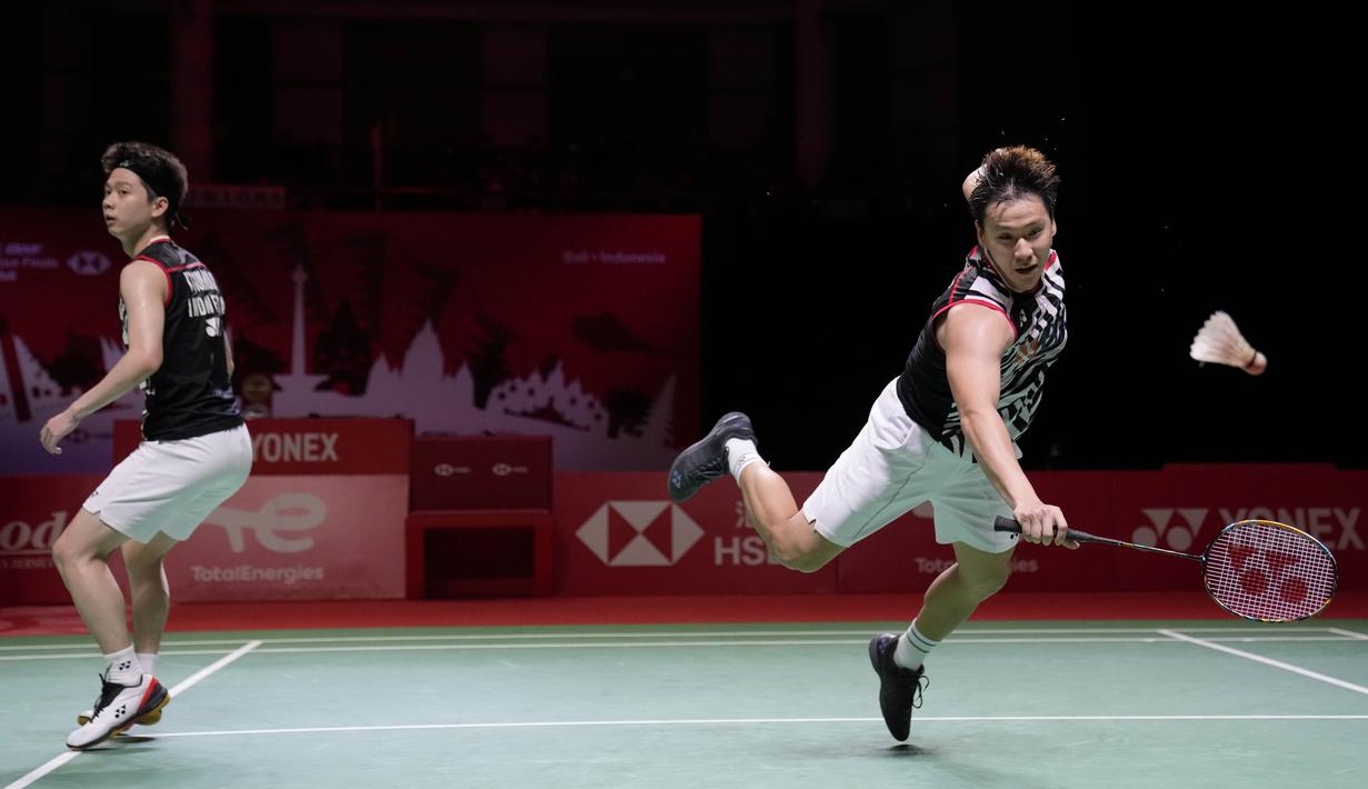 Marcus/Kevin sendiri jadi satu-satunya wakil Indonesia di final BWF World Tour Finals 2021. (AP Photo/Dita Alangkara)