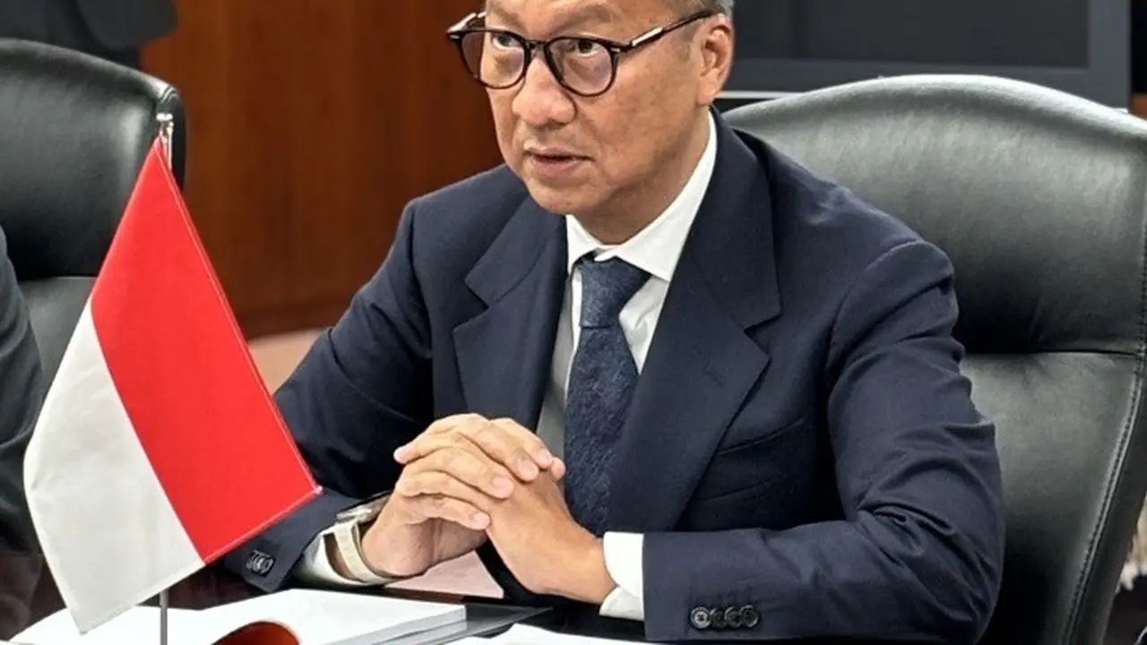 Pertemuan antara Menteri Perindustrian Agus Gumiwang Kartasasmita dengan Menteri Ekonomi, Perdagangan, dan Industri (METI) Jepang Mr. Ken Saito di Tokyo