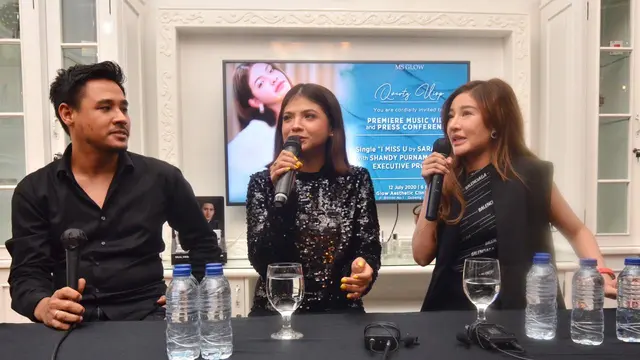 Sara Fajira saat jumpa pers video klip lagu terbarunya di MS Glow Aesthetic Clinic Surabaya