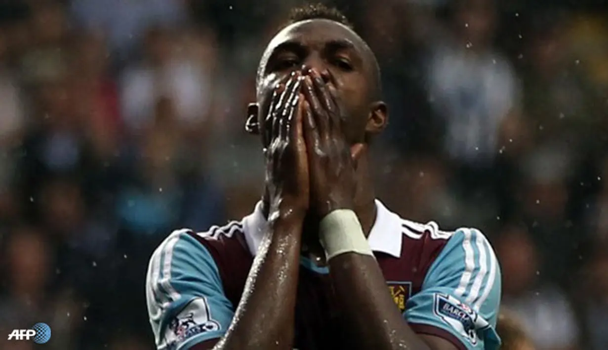 Ekspresi Modibo Maiga pada pertandingan Liga Inggris antara Newcastle United melawan West Ham United di Stadion St. James' Park , Newcastle Sabtu 24 Agustus 2013. (AFP/Ian Macnicol)