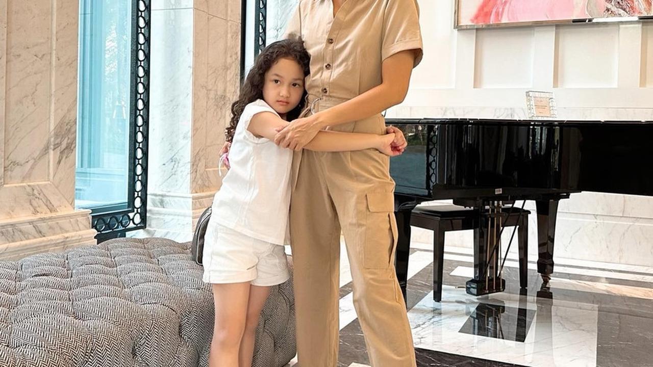 Cantik dan Cerdas, Potret Sheva Anak Ussy dan Andika Pratama yang Lolos Lomba Matematika di Singapura