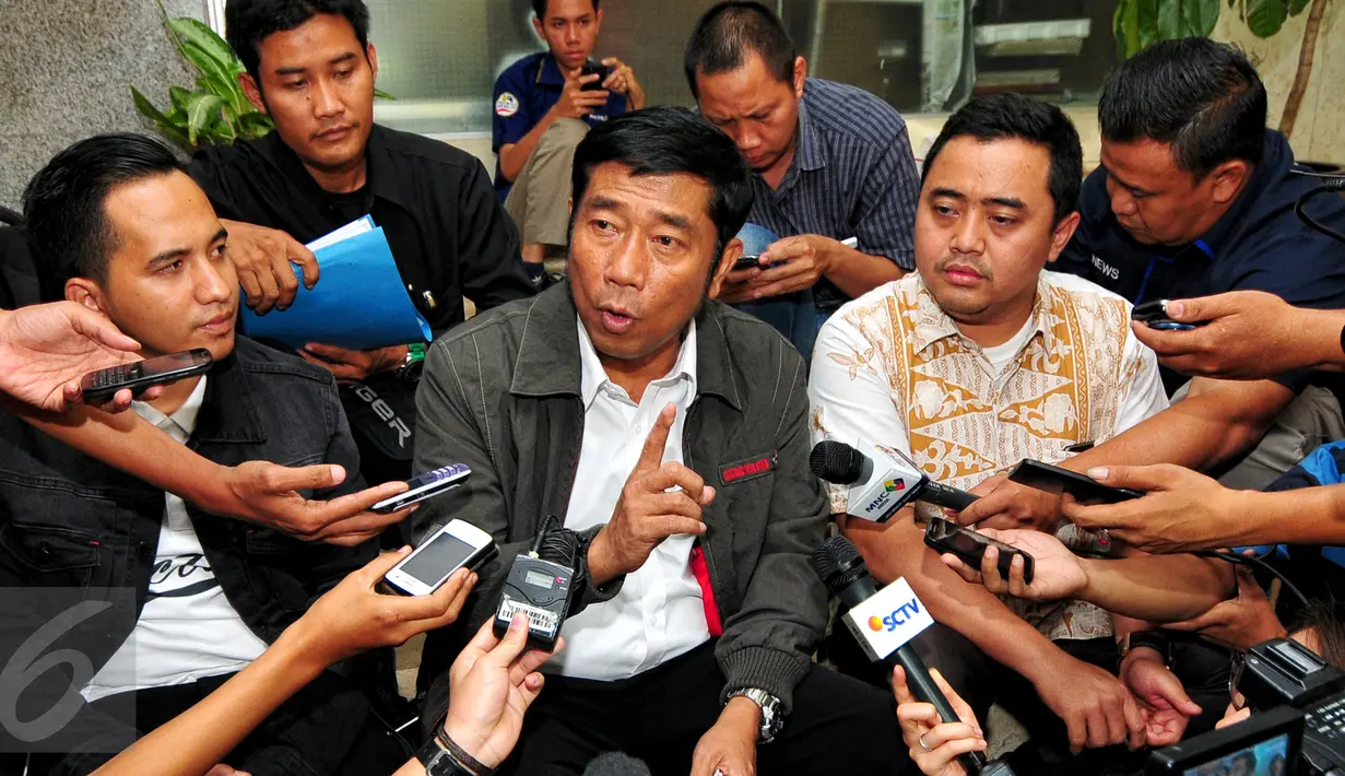 Abraham Lunggana memberikan keterangan pers usai diperiksa Bareskrim Polri, Jakarta, Senin (15/6/2015). Haji Lulung diperiksa sebagai saksi dalam dugaan korupsi pengadaan alat printer dan scanner (3D) di sekolah Jakarta Barat (Liputan6.com/Yoppy Renato)