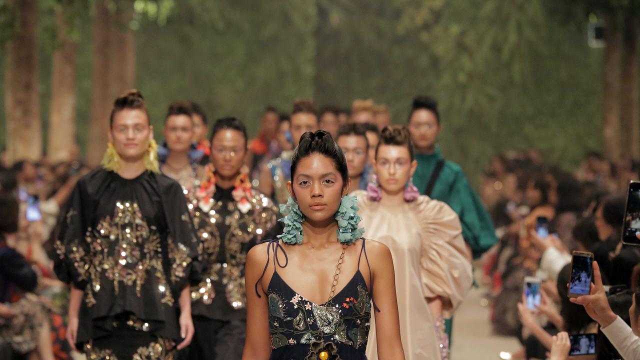 Biyan Mempersembahkan Koleksi Spring Summer 2020 Bertajuk The Wonder Garden