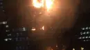 Sebanyak 20 unit mobil pemadam kebakaran diluncurkan untuk memadamkan kebakaran yang terjadi di Gedung Neo Soho, Jakarta Barat, Rabu (9/11). (Istimewa)