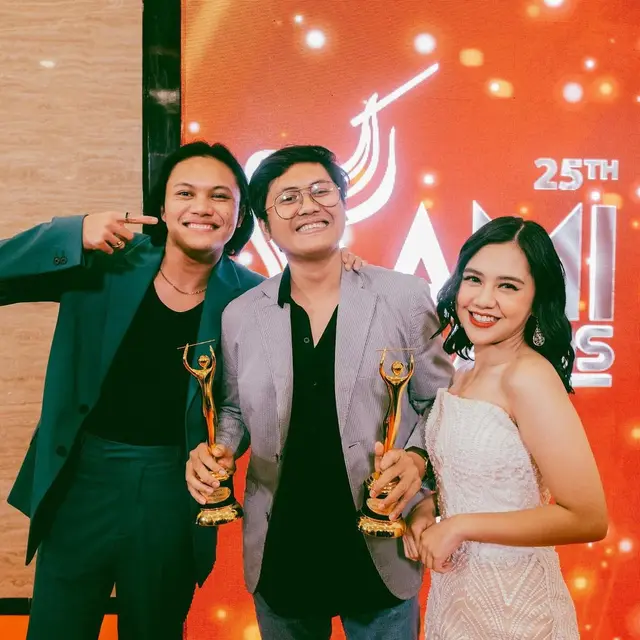 Sempat Bersitegang, Ini 6 Potret Rizky Febian dan Ziva Magnolya di AMI Awards 2022