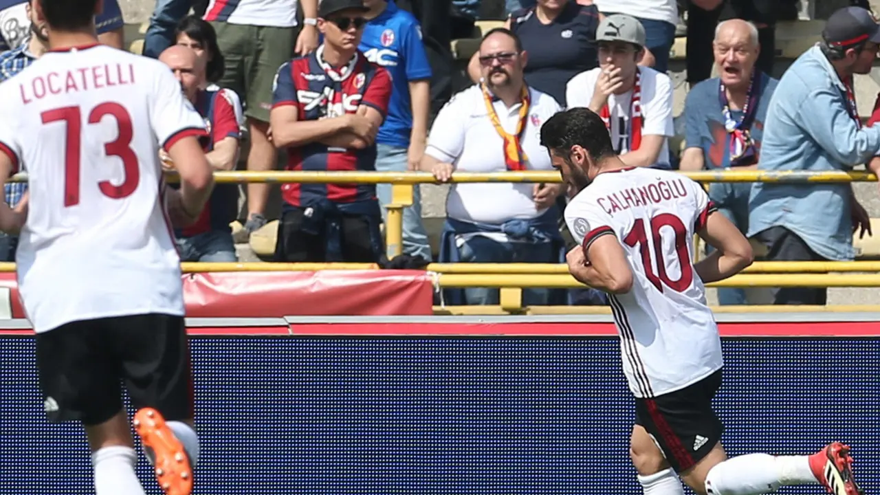 Selebrasi Pemain AC Milan Hakan Calhanoglu