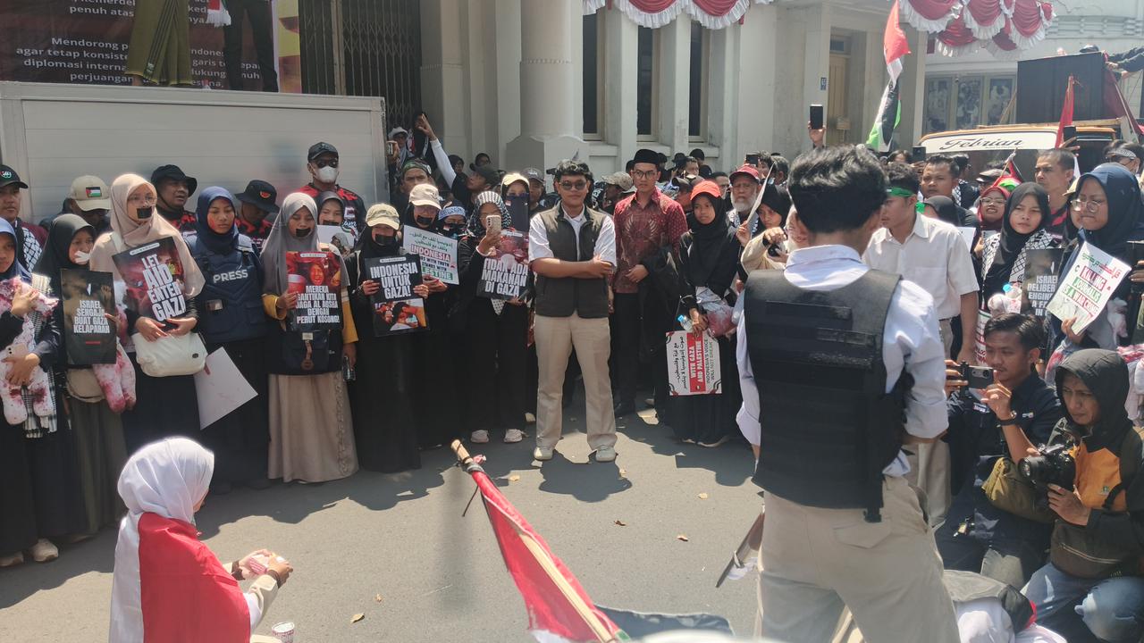 demo dukung palestina di bandung
