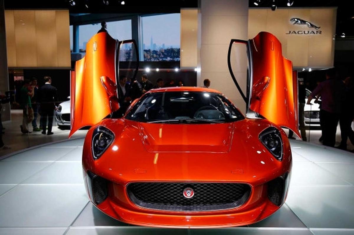 Mobil terbaru James Bond unjuk gigi di Frankfurt Motor Show 2015