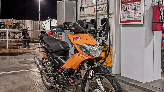 10 Potret Modifikasi Honda Blade, Stripping Repsolnya tak Terlupakan!