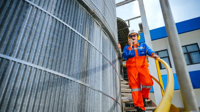 Setelah diresmikan, Ammonia Pabrik-2 menjalani tahapan persiapan, pengujian dan penyesuaian operasi secara bertahap hingga mencapai kinerja optimal dan target efisiensi energi pada Agustus 2026. (Foto: Pupuk Kaltim)