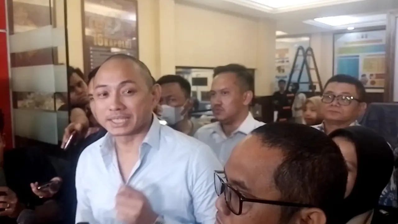 Tiko Aryawardhana usai menjalani pemeriksaan.