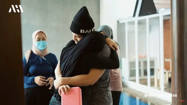 7 Momen Aurel Hermansyah Jalani Prenatal Yoga untuk Lahiran Normal