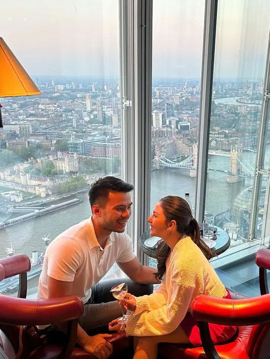 OOTD Jessica Mila selama honeymoon pun jadi sorotan karena hadirnya vibes khas pengantin baru [@jscmila]