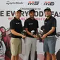 Tiga Pegolf Indonesia, Adrian Halimi, Rinaldi dan Danny Masrin terkesan dengan Driving Golf terbaru dari TaylorMade M5 dan M6.