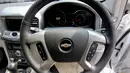  New Chevrolet Captiva juga menampilkan fitur HAS (Hill Start Assist) yang mampu mencegah kendaraan mundur saat rem dilepaskan di jalan menurun (Liputan6.com/Faizal Fanani)