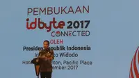 Presiden RI Joko Widodo saat pembukaan konferensi IDByte di Ritz Carlton Ballroom, Jakarta, Kamis (28/9/2017). (Liputan6.com/Jeko Iqbal Reza)